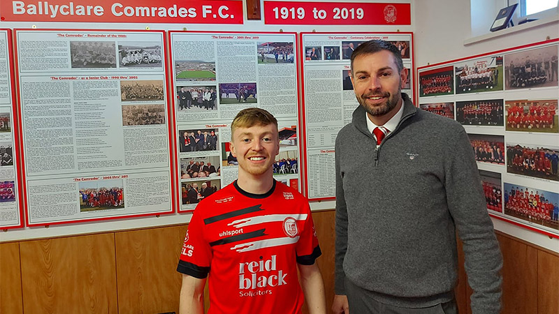 Tom Mathieson signs for the Comrades!